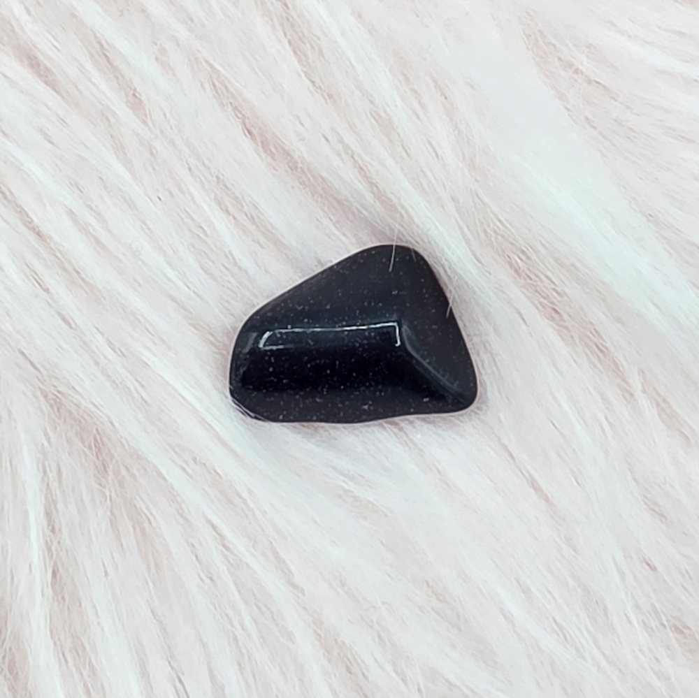 Blue Sandstone Crystal Tumble Stone - Picture 5 of 5